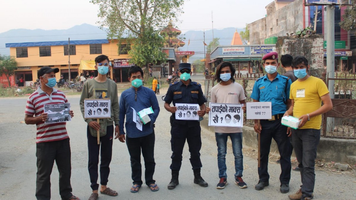 देवदहमा प्रहरी र पत्रकारले चलाए 'तपाईंको माक्स खोइ !' अभियान
