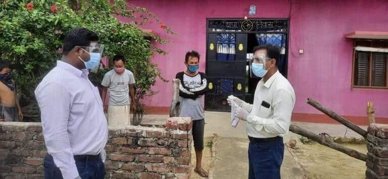 रामग्राम नगरपालीकाद्धारा कोभिड-१९ का बिरामीलाई घरदैलोमै सेवा
