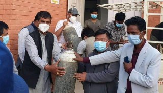 पत्रकार महासंघ गुल्मीको अक्सिजन अभियान : तम्घास अस्पताललाई २० थान  सिलिन्डर प्रदान