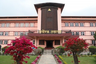 सांसद नभएका ७ मन्त्रीको मन्त्रीपद गुम्यो