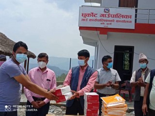धुर्कोट गाउँपालिकालाई एक लाख ३९ हजार रुपैँया  बराबरको  स्वास्थ्य सामग्री प्रदान
