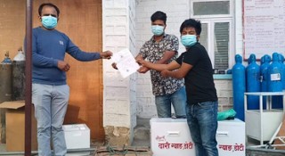 महामारीमा महान कार्य - दारी ग्याङ डोटीले जिल्ला अस्पताललाई सहयोग