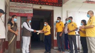 लायन्स क्लव अफ देवदहद्धारा कोभिड उपचारको लागि सहयोग हस्तान्तरण