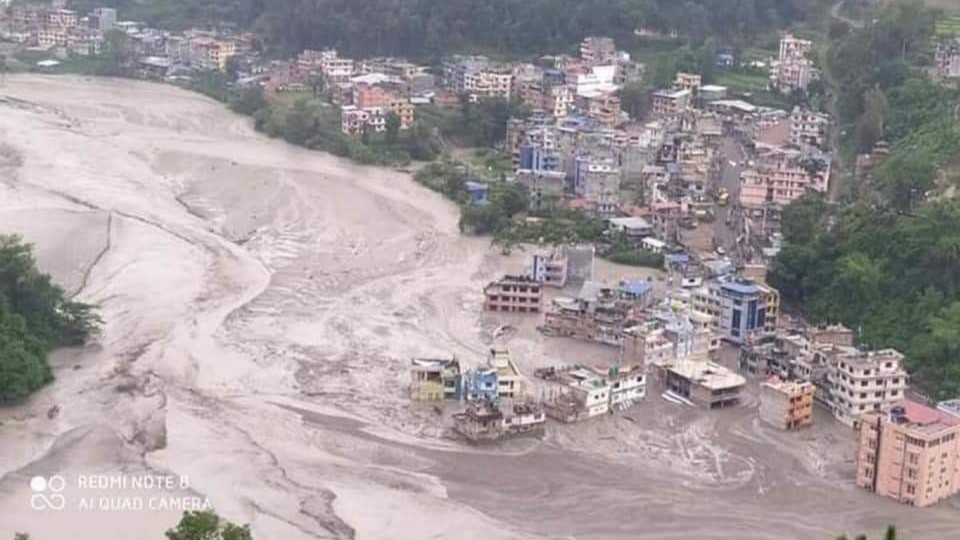 मेलम्ची र ईन्द्रावतिकाे बाढीमा परि एक जनाको मृत्यु ५० औं जना बेपत्ता