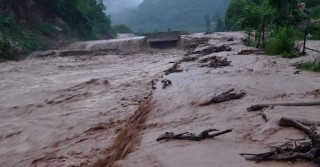 सर्देवा खोलामा ०३६ यताकै ठूलो बाढी, चौधरी सिमेन्टका संरचनामा बाढी पस्यो