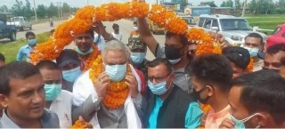 मन्त्री उमाशंकर अगरियालाई धनुषामा १०१ किलोको मालाले स्वागत