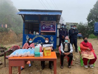 गुल्मीको पुर्कोटदहमा प्रहरीले गर्‍यो मास्क बैंक स्थापना