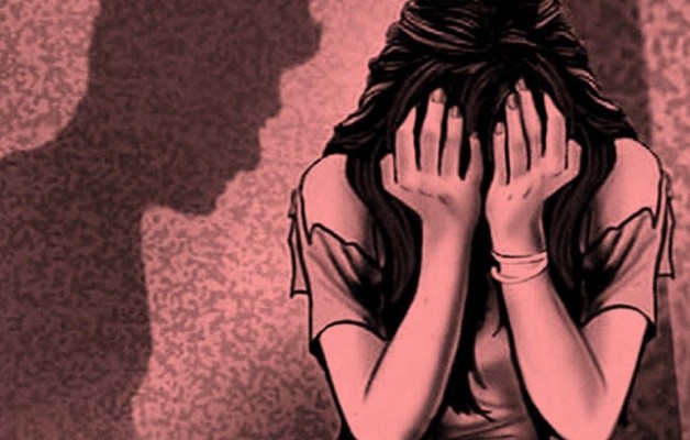 १५ बर्षिया बालिकालाई बलात्कार गरेको अभियाेगमा एक युवा पक्राउ, एक अझै  फरार