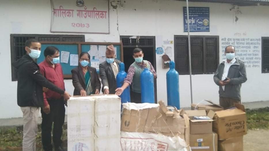 युवाको सक्रियतामा मालिकामा दोस्रो चरणको स्वास्थ्य सामाग्री बितरण