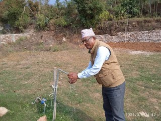 दौँघामा घरघरमा पानी : दौँघा गाउँमा, मै चिठी पठाम्ला तिम्रै नाउँमा 