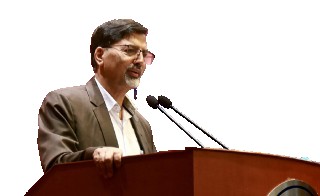 पेट्रोल पम्पहरूलाई चार्जिङ स्टेशनका रूपमा बदल्नुपर्छ : अर्थमन्त्री शर्मा