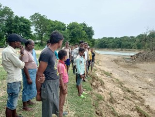 अध्यक्ष यादवद्वारा रोहिणी नदि कटान क्षेत्र अवलोकन 