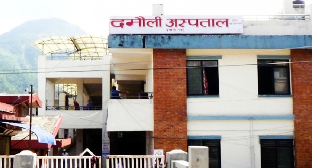अस्पतालमा अक्सिजन उत्पादन सुरु, उत्पादित अक्सिजन पाइपलाइनमार्फत शय्यामा जडान