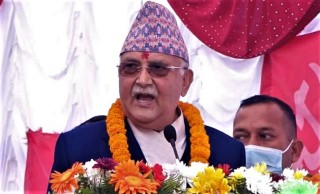 'हिजो मलाई काम गर्न नदिनेहरू आज देउवाका खुट्टा तानिरहेका छन्'- ओली