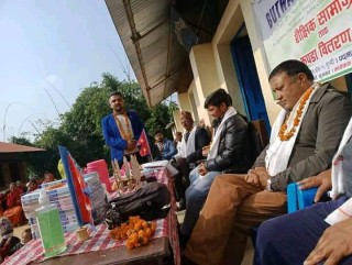 रोट्रयाक क्लब अफ बुटवल चौतारीद्वारा गुल्मीमा शैक्षिक सामाग्री तथा न्यानो कपडा वितरण