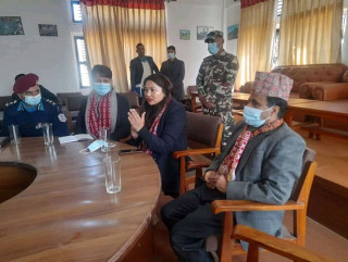 सम्झौता अनुसार काम नगर्ने निर्माण व्यवसायीलाई जेलमा काेच्नुस : मन्त्री झाँक्री