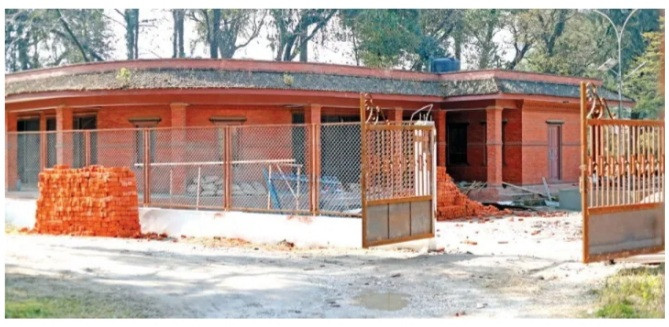 आइतबारसम्म बतासले संरचना नभत्काए, मन्त्री आले आफै भत्काउने