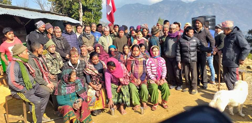 पुर्वमन्त्री बिष्टको गाउँमा काङ्ग्रेसको टाेलसमिति गठन,२८ जना एमाले छाडेर काङ्ग्रेसमा प्रवेश