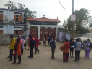 केरवानी माविका शिक्षकद्वारा अभिभावकमाथि हातपात !