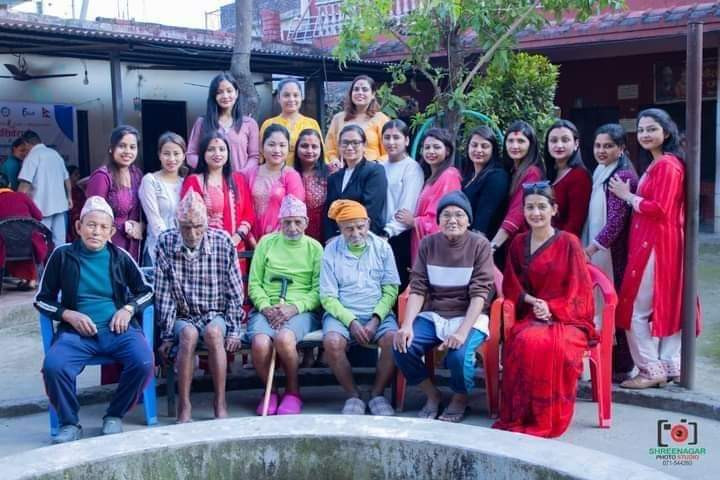 छाेरी बनेर बृद्धाश्रम पुगे बुटवल लेडी जेसीजका चेली 