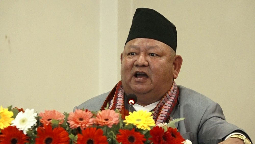 आइतबारसम्म बतासले संरचना नभत्काए, मन्त्री आले आफै भत्काउने