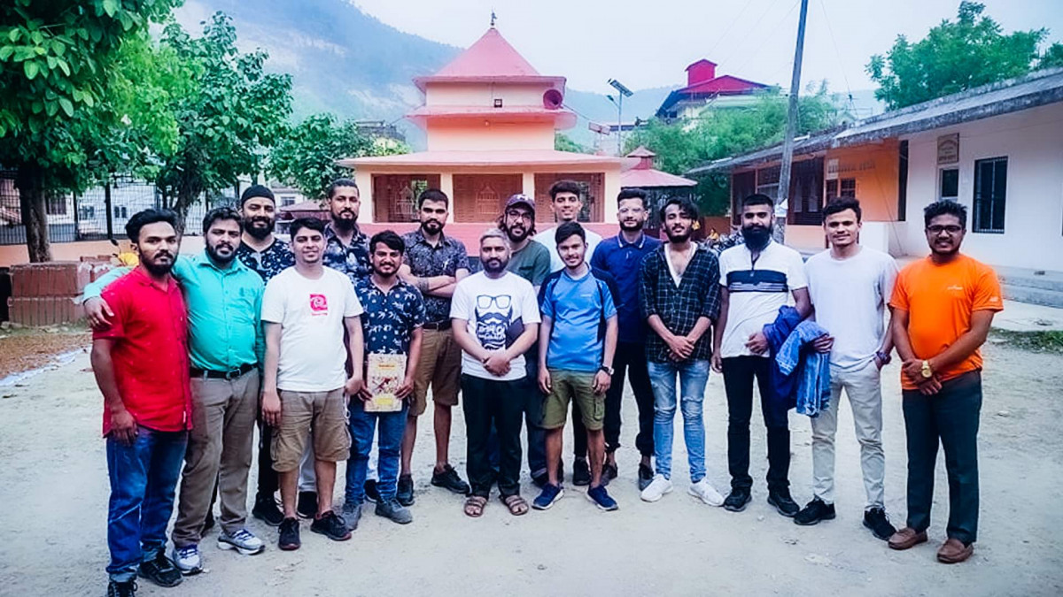 दारी ग्याङ रुपन्देहीद्वारा आयोजीत मैत्रीपुर्ण फुटबलमा दारी ग्याङ नवलपरासी विजयी