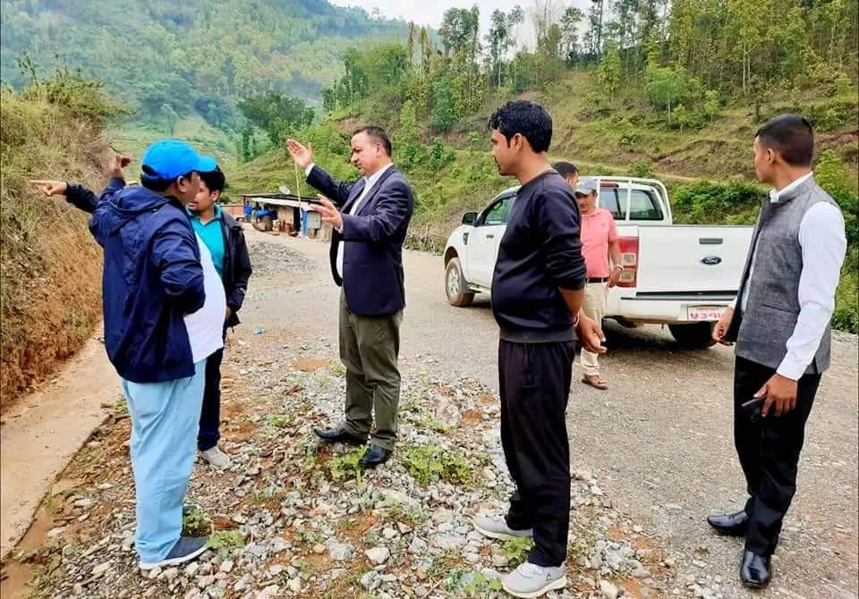 नगरप्रमुख पन्थीद्वारा बुटवल–सालझण्डी–तम्घास सडकको अनुगमन 