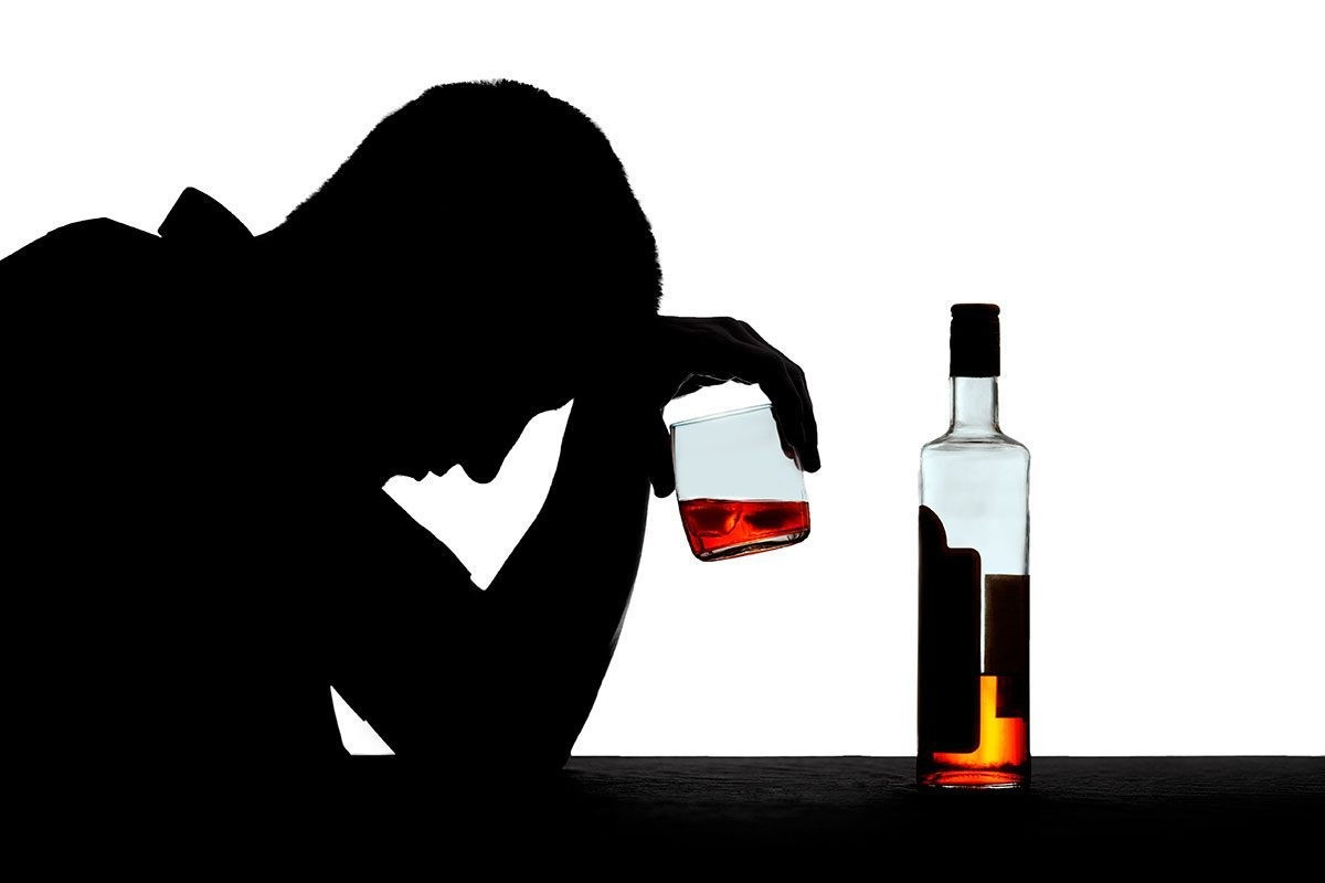 जाँड–रक्सी खाने र बिक्री-वितरण गर्नेलाई ढुङ्गा बोकाइने