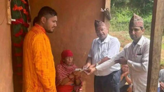 गुल्मीकी ब्लड क्यान्सर पिडित यमुनालाई रुपाकाेट सेवा समाज जापानको आर्थिक सहयोग 
