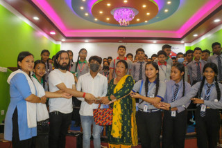 ज्ञानपुञ्ज स्कुलको सहकार्यमा मृगौला पिडित राकेशलाई आर्थिक सहयोग