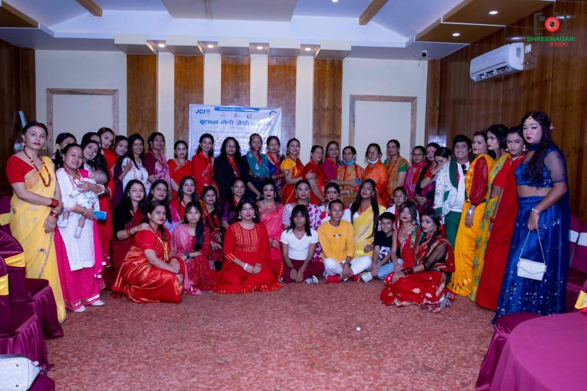 छाेरी बनेर बृद्धाश्रम पुगे बुटवल लेडी जेसीजका चेली 