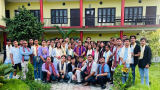 स्वर्णिम सगरमाथा कलेजद्वारा उत्कृष्ट विद्यार्थी र शिक्षकलाई सम्मान