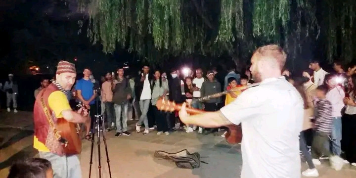 लेकसाइडमा पर्यटकमाथि ज्यादती र हैरानी !