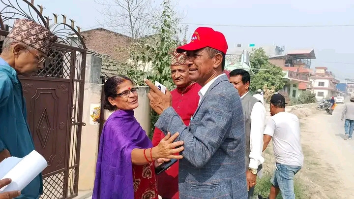 फरक शैली अपनाउदै टिकाराम, र्‍यापले मतदाता रिझाउँदै (भिडियो सहित)