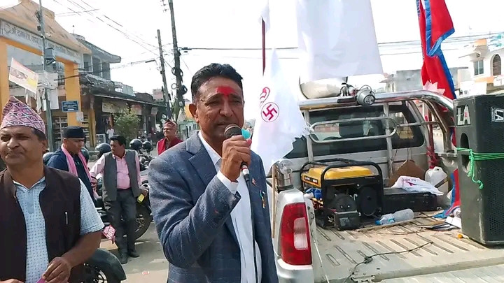 फरक शैली अपनाउदै टिकाराम, र्‍यापले मतदाता रिझाउँदै (भिडियो सहित)