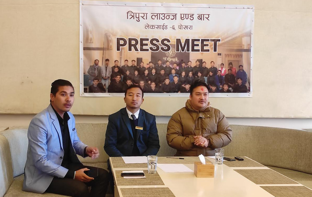 पोखरामा खुल्यो चाँदीको थालमा चाँदीकै चम्चाले खाना खुवाउने त्रिपुरा लाउञ्ज 