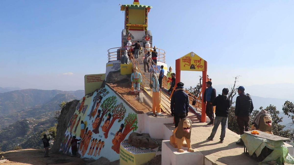 एक करोड लगानीमा रेसुङ्गाको काखमा बन्यो आकर्षक मन्दिर