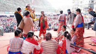 नवलपुरमा रत्यौली गायन प्रतियोगिता हुँदै
