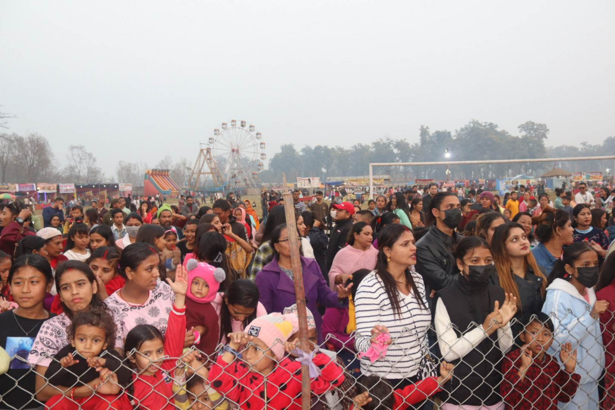 देवदह महोत्सवमा दर्शकको घुइंचो, सांगीतिक माहोलमा झुमे दर्शक    
