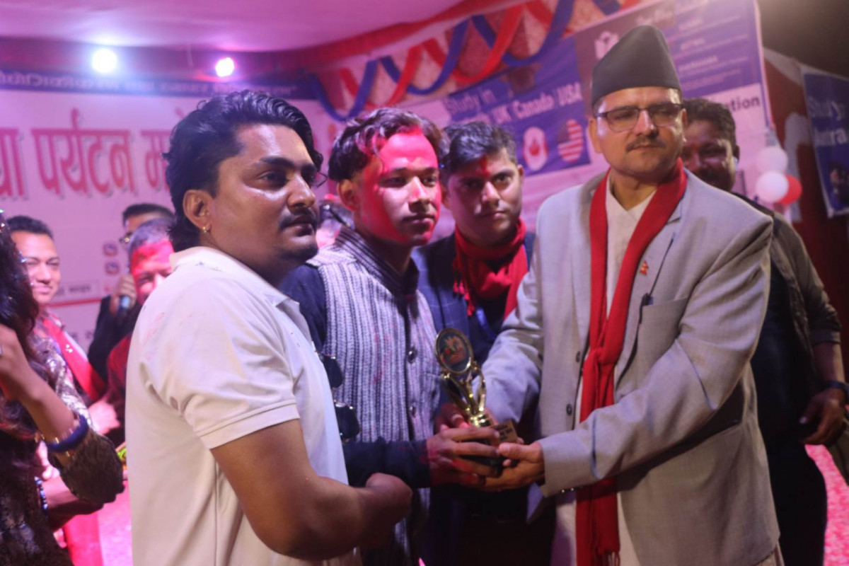 सुरज खाती बने सातौं देवदह  सिङ्गिङ आइडल