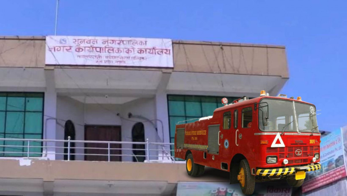 मास्क लिएर संक्रमितको घर-घरमै पुग्छन् सुनवल नगरपालिकाका मेयर थापा
