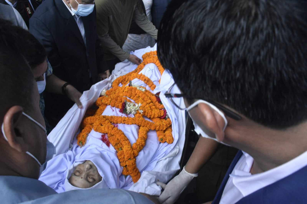 सीता दाहालको पार्थिव शरीर माओवादी पार्टी कार्यालयमा लगियो