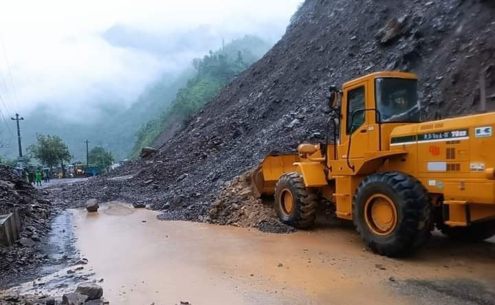 पृथ्वी राजमार्ग र नारायनागढ-मुग्लिन सडकखण्ड अनिश्चितकालका लागि बन्द