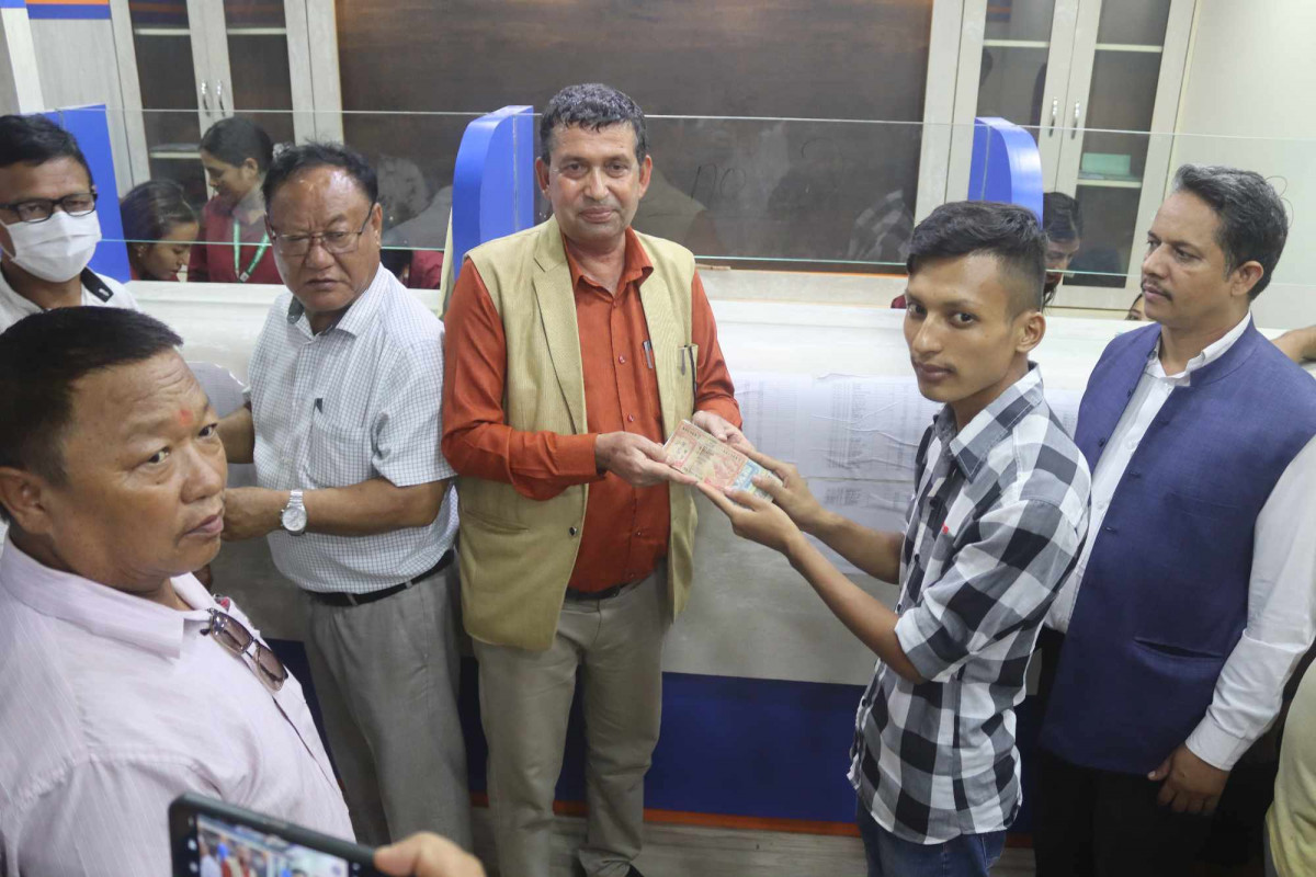 आयाम सहकारीले अबैध रूपमा उठाएको रकम बचतकर्तालाई फिर्ता