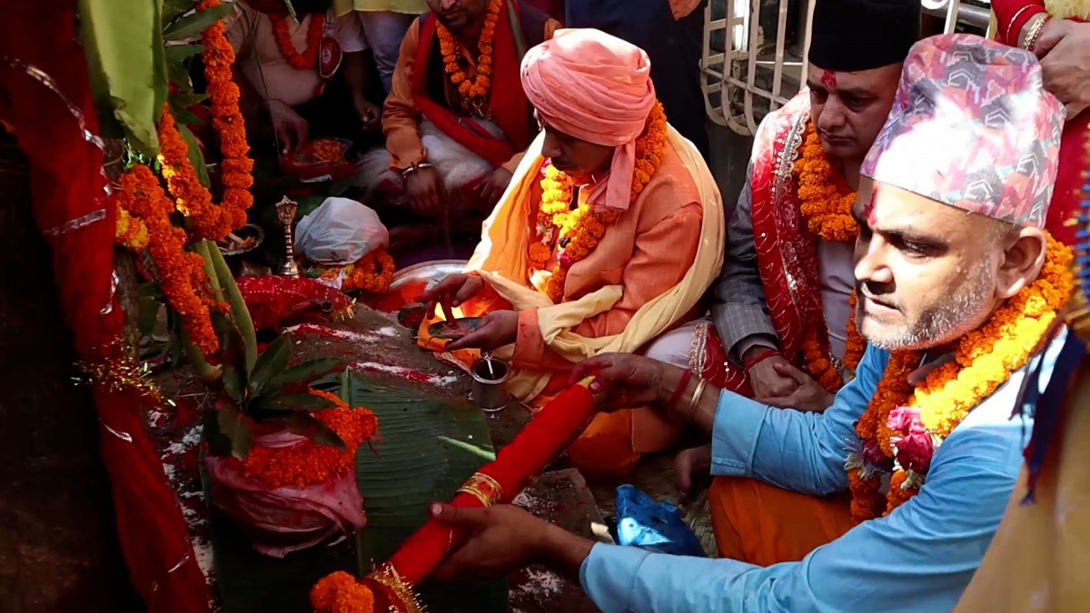 काँग्रेसका मधेस प्रदेश सांसदद्धारा पदीय आडमा जनकपुरधामस्थित मठ मन्दिरको जग्गा कब्जा