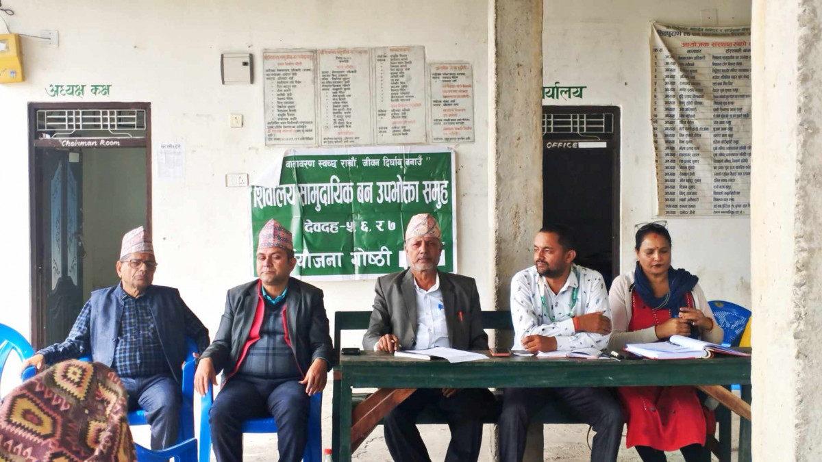 देवदह महोत्सवमा शिवालय सामुदायिक वनको अचानो खोसाखोस