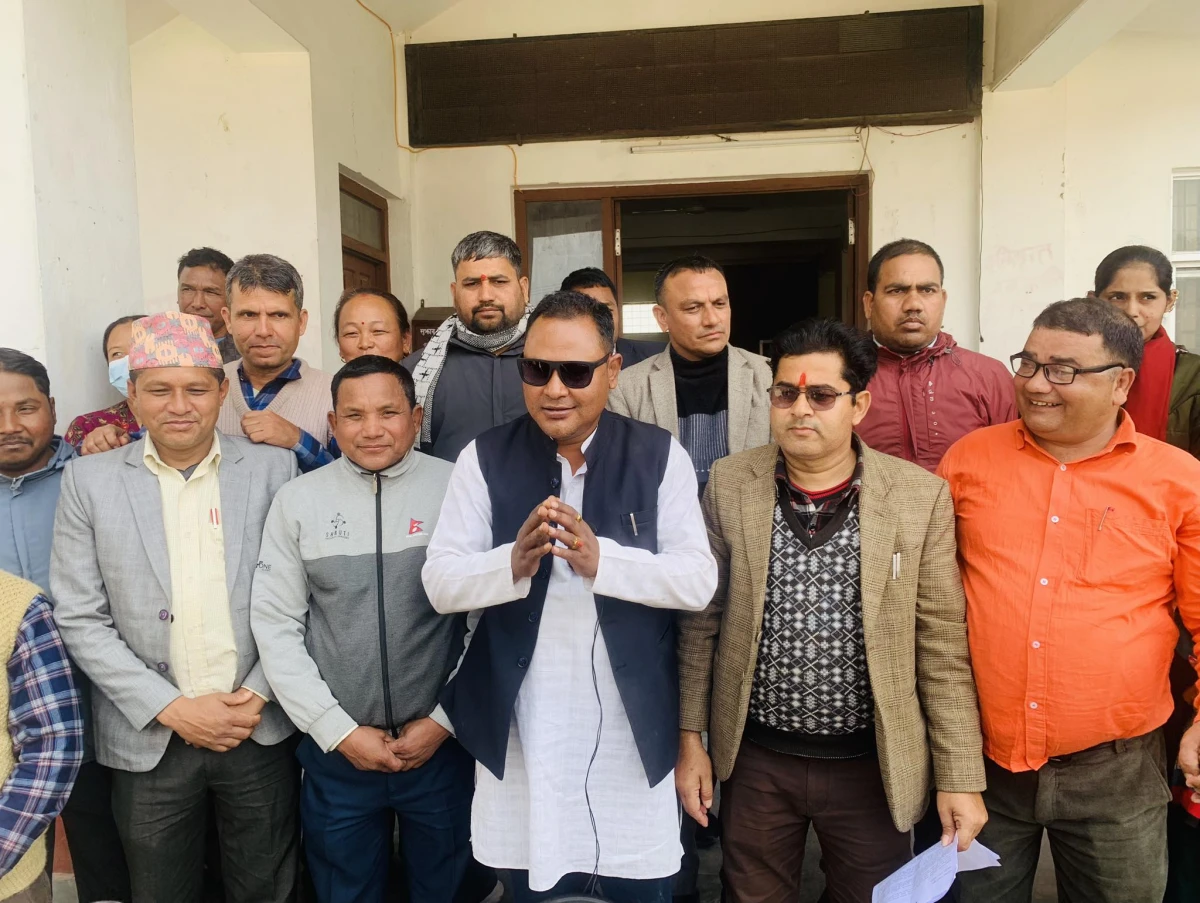 देवदह नगर प्रमुख र प्रमुख प्रशासकीय अधिकृतको कार्यकक्षमा ७ वडाध्यक्षको तालाबन्दी