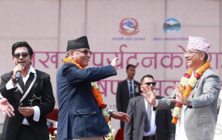 प्रधानमन्त्री प्रचण्डलाई छमछमी नचाए प्रकाश सपुतले