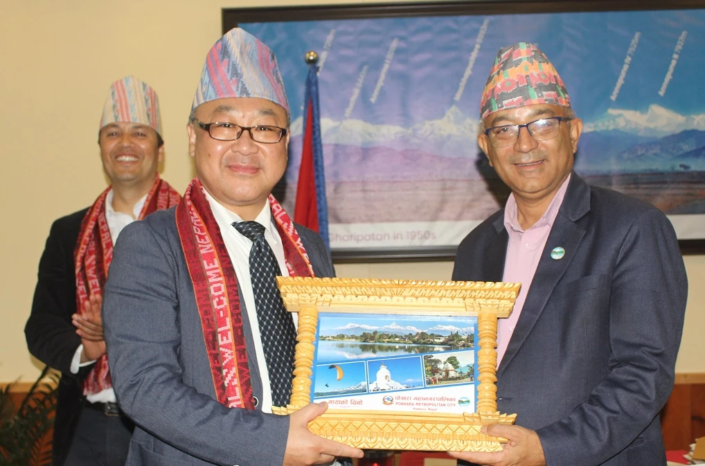 फेवातालमा जम्मा भएको माटो र गेग्र्यान निकाल्ने प्रविधिका विषयमा छलफल