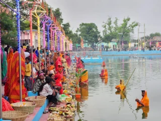 उदाउँदो सूर्यलाई अर्घ्य दिँदै चैती छठ सम्पन्न